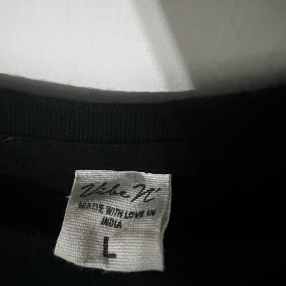 Graphic Tee - Picture 2 of 6